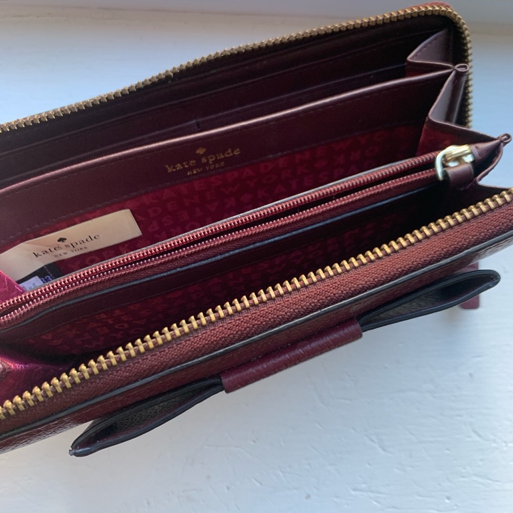 Kate Spade Wallet - Picture 2 of 2